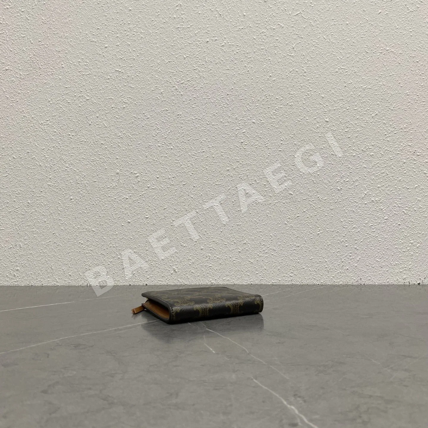 셀린느 브라운 소가죽 지갑 상세 이미지 4