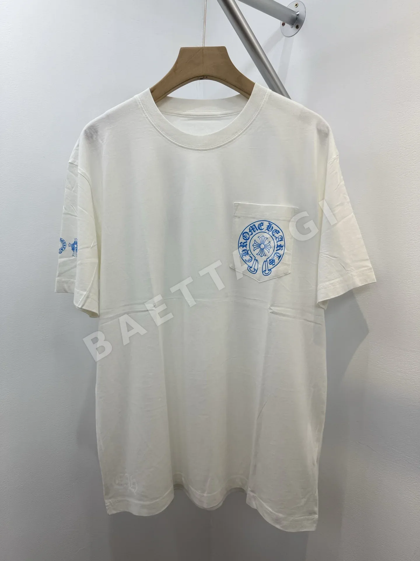크롬하츠 흰색 파란색 크로스 프린트 남성 반팔 티셔츠 50038