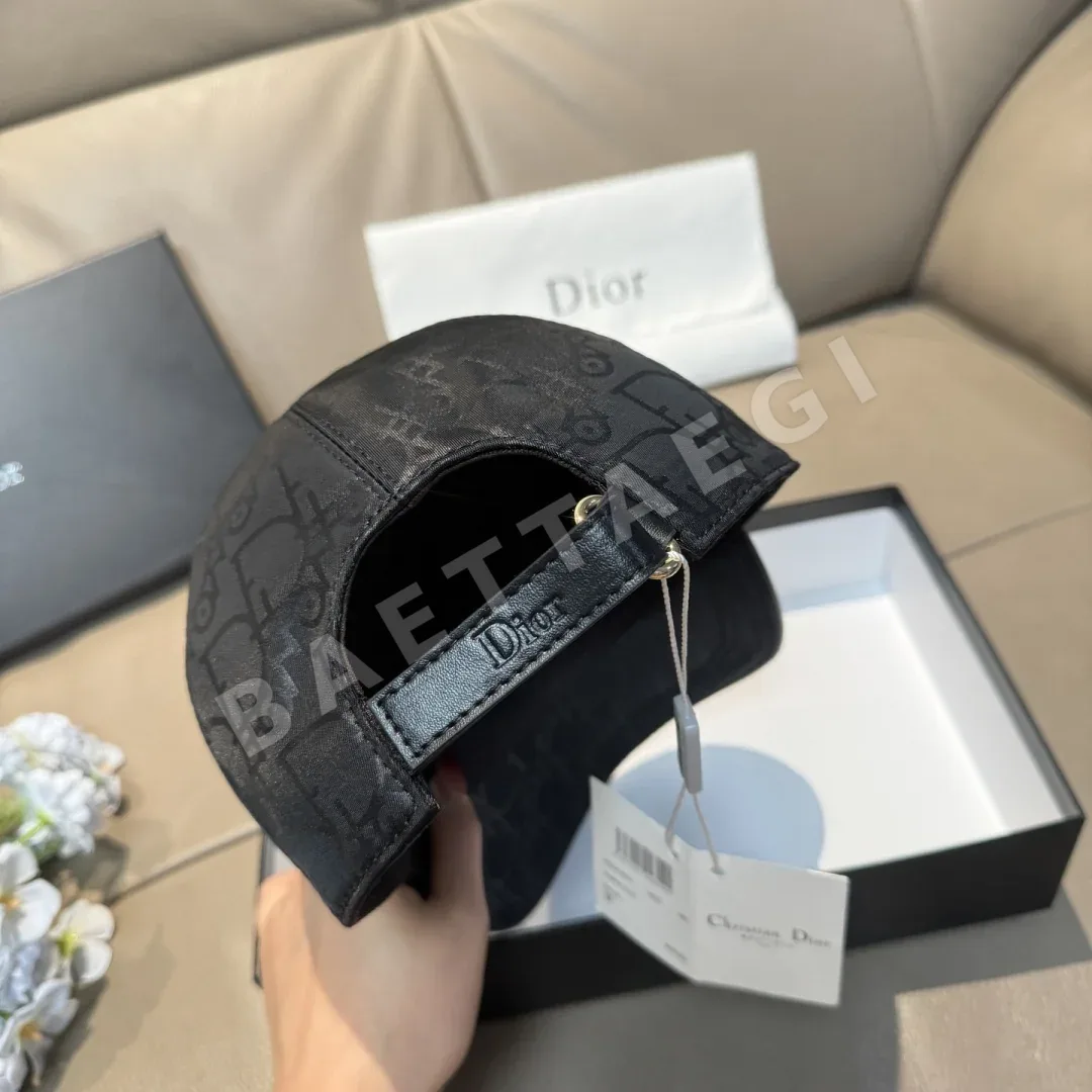 디올 모노그램 베이스볼 캡 상세 이미지 8