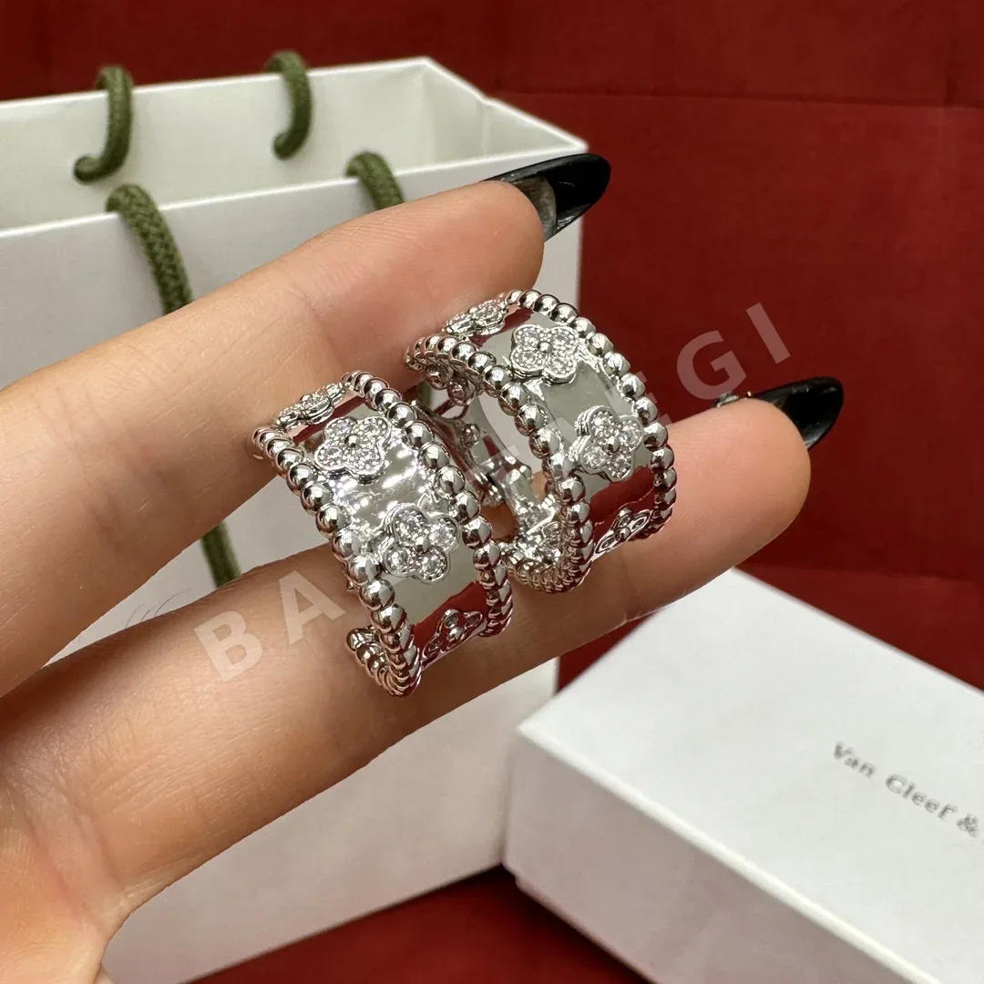 반클리프앤아펠 페를르 클로버 다이아몬드 귀걸이 178589