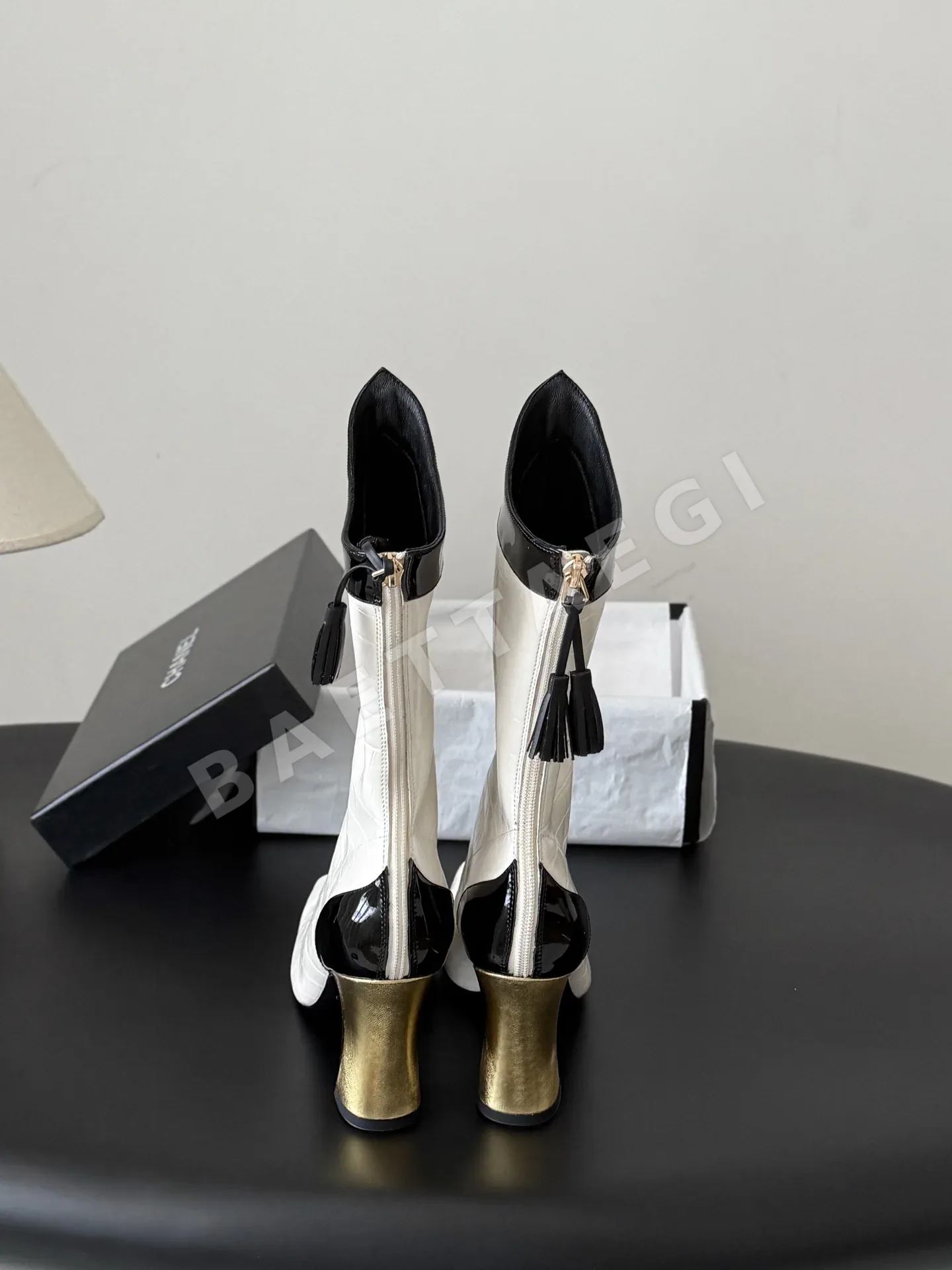 샤넬 메티에다르 더블 C 부츠 상세 이미지 3