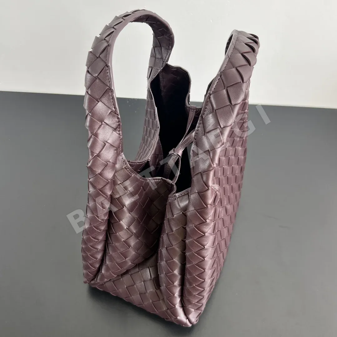 보테가베네타 칸파니아 나파 램스킨 핸드백 상세 이미지 3