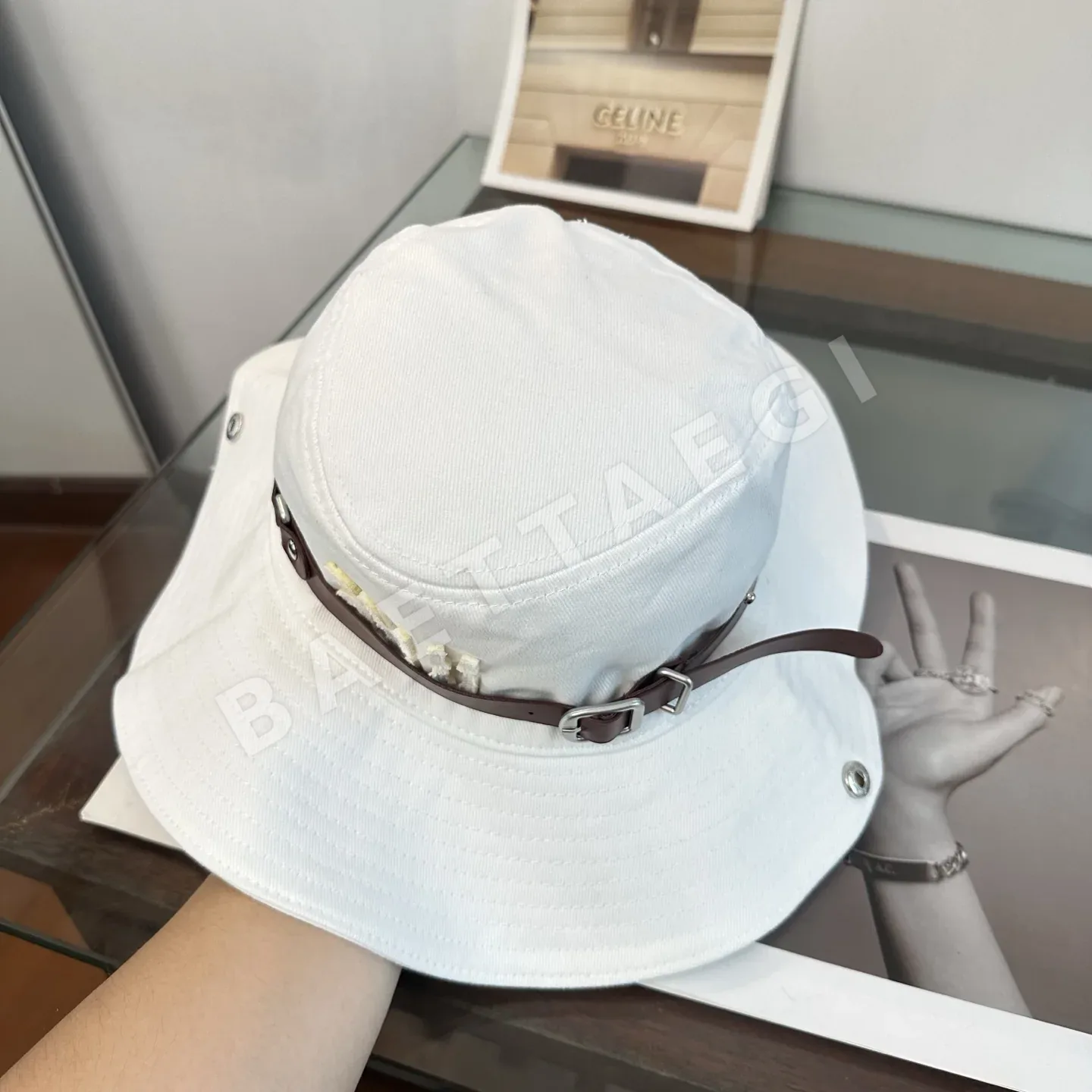 미우미우 심플 버킷햇 모자 상세 이미지 7