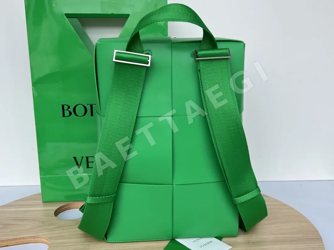보테가베네타 스퀘어 우븐 백팩 680092 5170 상세 이미지 2