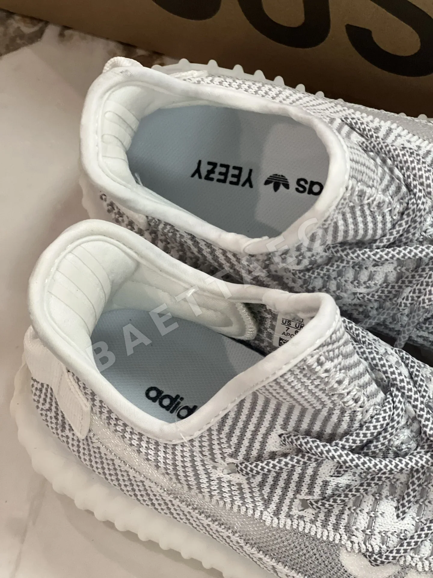 아디다스 YEEZY350 스니커즈 상세 이미지 7