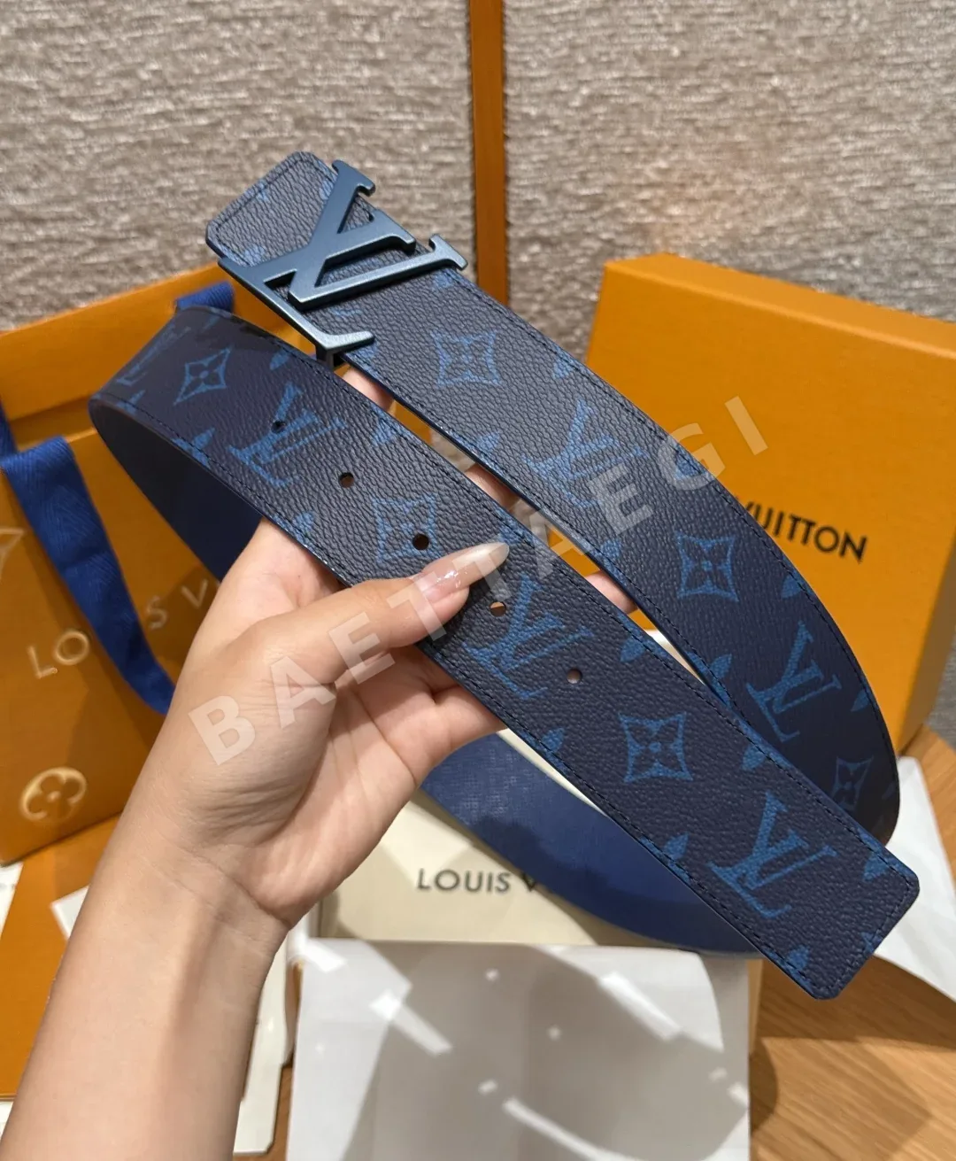 루이비통 디멘션 드리프트 40mm 타이거 아이 리버시블 벨트 상세 이미지 6