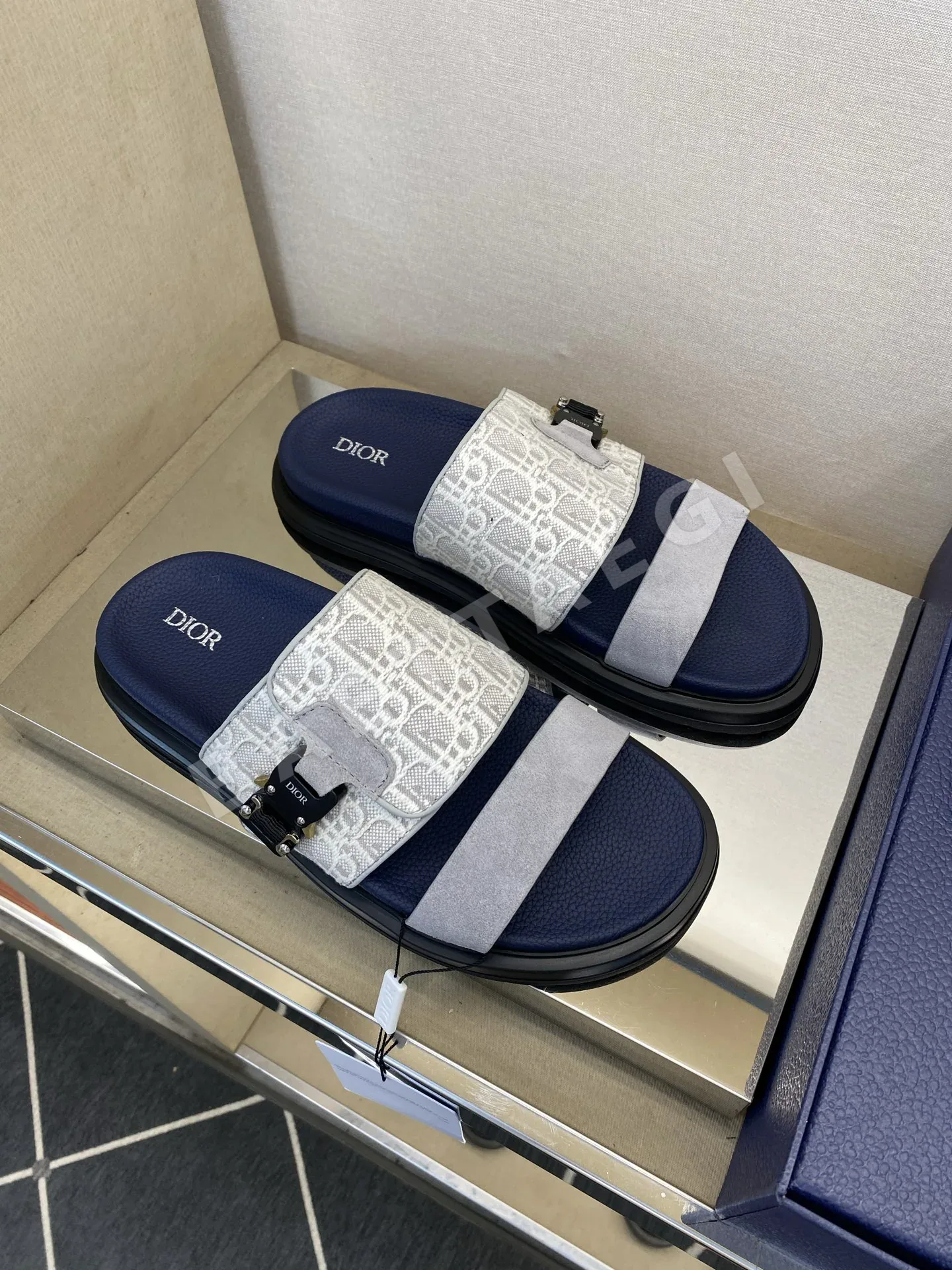 디올 남성 슬리퍼 상세 이미지 3