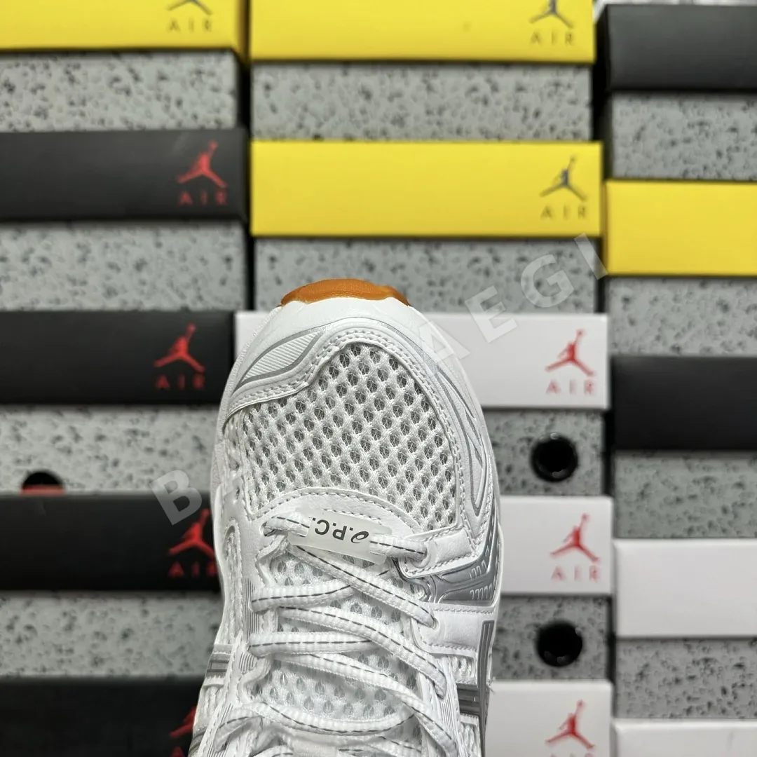 아식스 [LZ] 젤 카야노 14 1203A727-100 200578 Asics Gel-Kayano 14 A.P.C. White Pure 상세 이미지 2