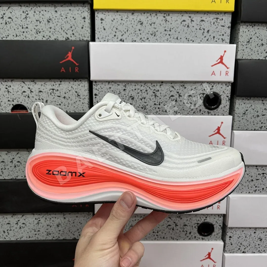 나이키 줌 보메로 18 IH3251-100 201118 Nike Zoom Vomero 18