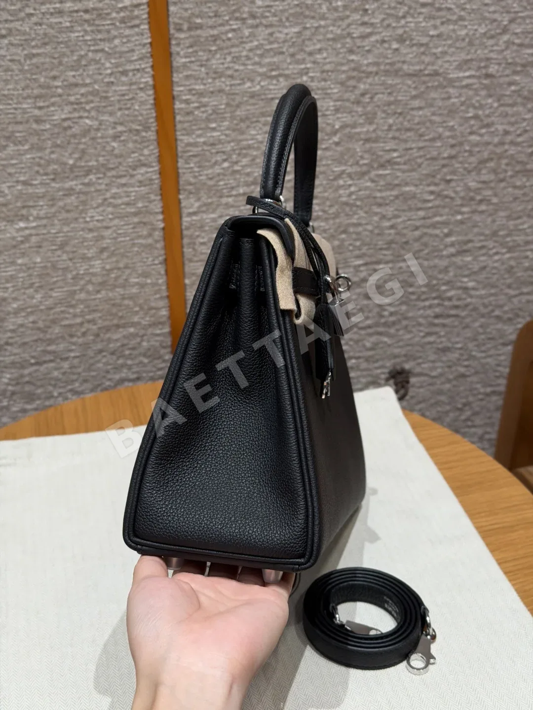 에르메스 켈리 25 블랙 토고 가죽 가방 상세 이미지 3