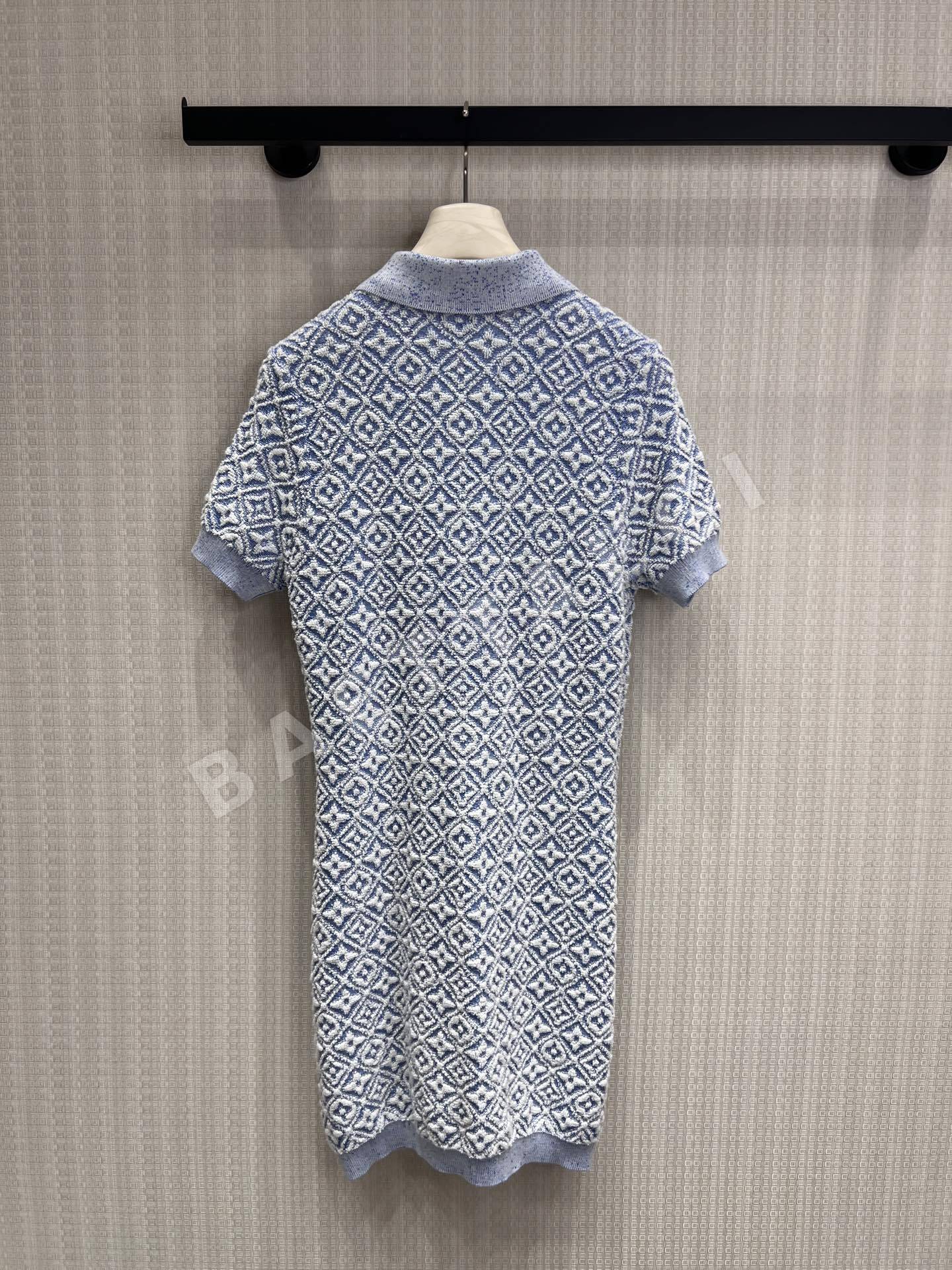 루이비통 모노그램 자카드 니트 폴로카라 원피스 상세 이미지 2