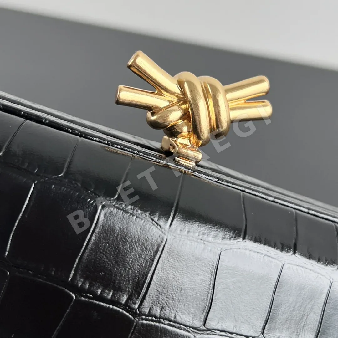 보테가베네타 악어가죽 매듭 미니 이브닝 백 상세 이미지 4