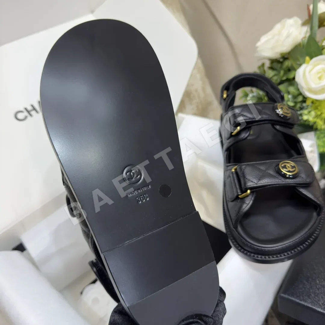 샤넬 라운드 버클 벨크로 비치슈즈 상세 이미지 5