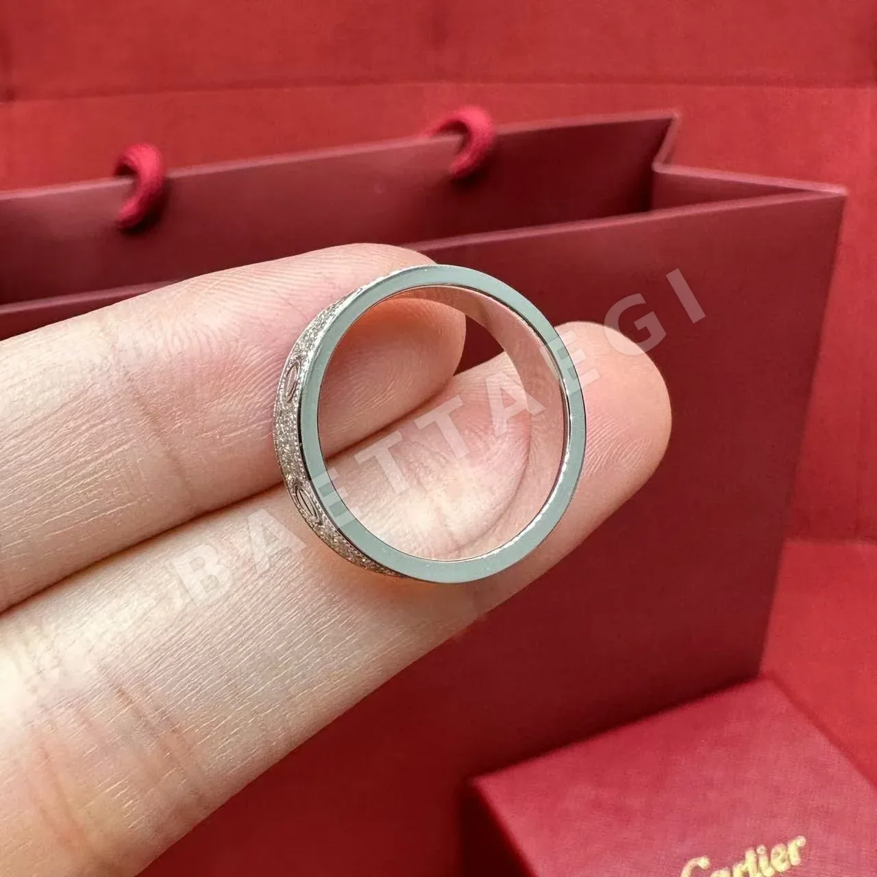 까르띠에 러브 4mm 3열 다이아몬드 반지 상세 이미지 4