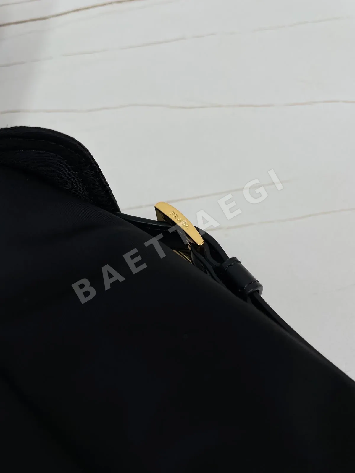 프라다 나일론 크로스백 1BC264 상세 이미지 8