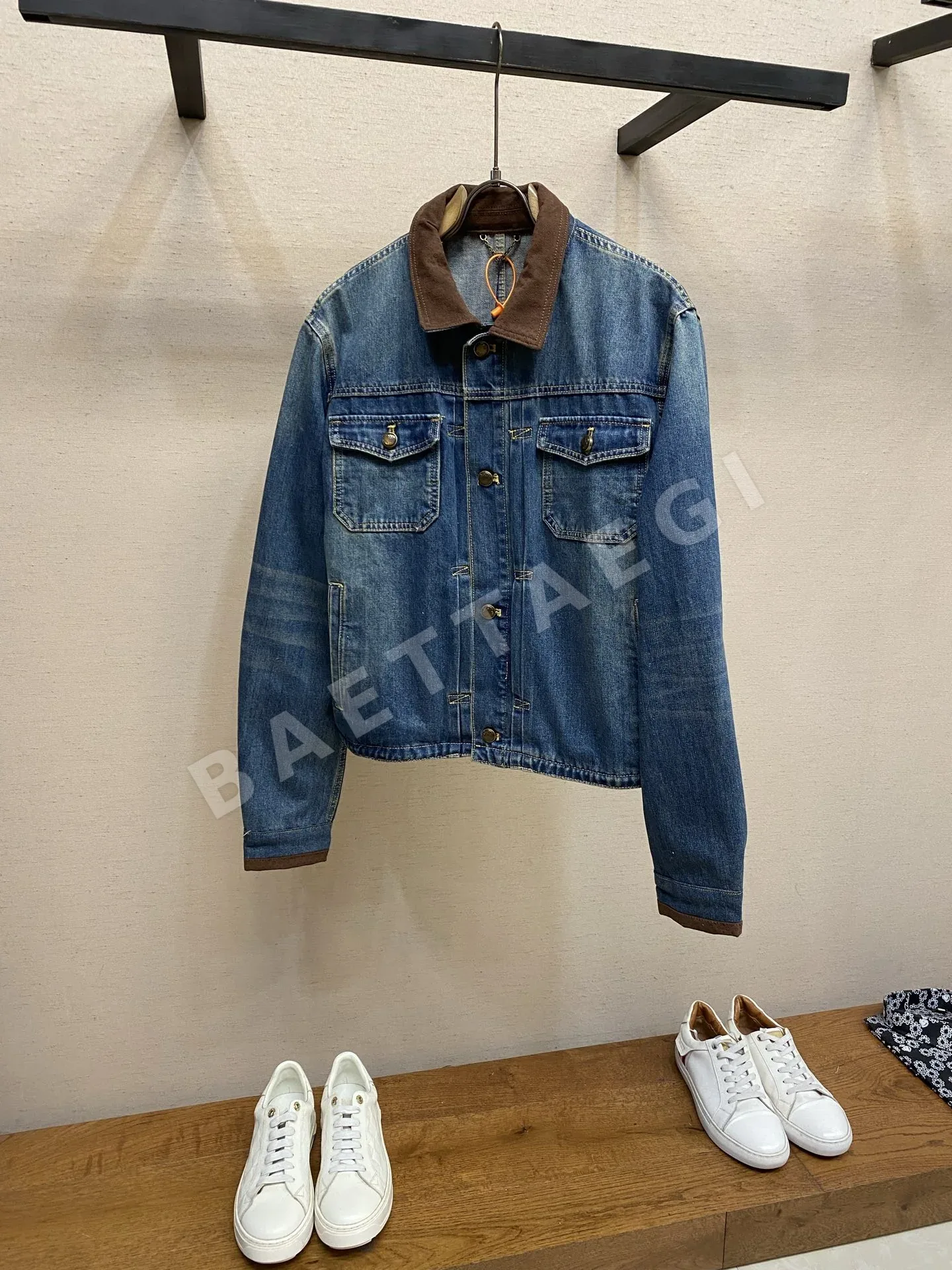 루이비통 LV 가죽 디테일 데님 자켓 상세 이미지 1