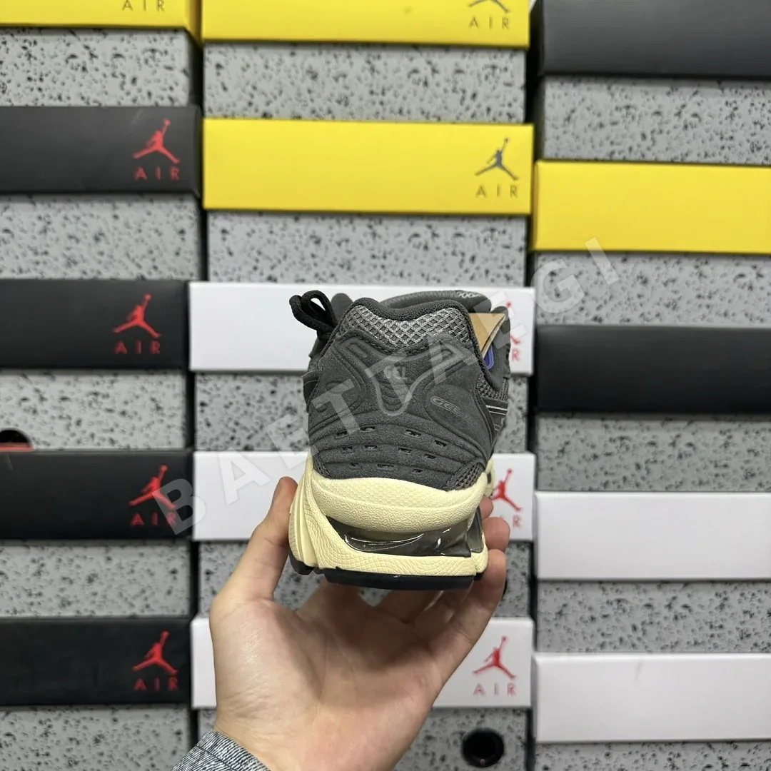 아식스 [LZ] 젤 카야노 14 1283A540-020 200575 Asics Gel-Kayano 14 Clay Grey Black 상세 이미지 8