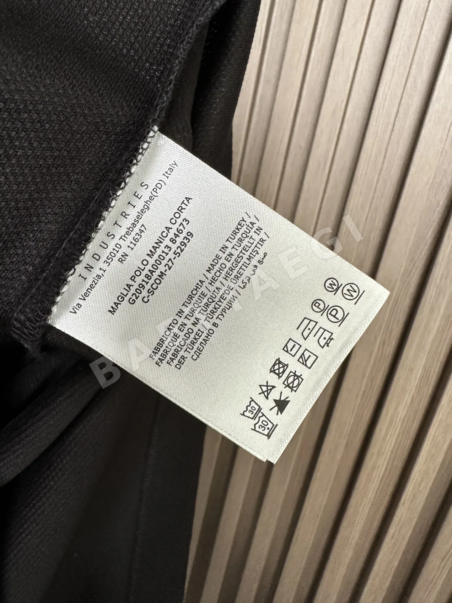 몽클레르 로고 자수 코튼 피케 반팔 폴로셔츠 상세 이미지 9
