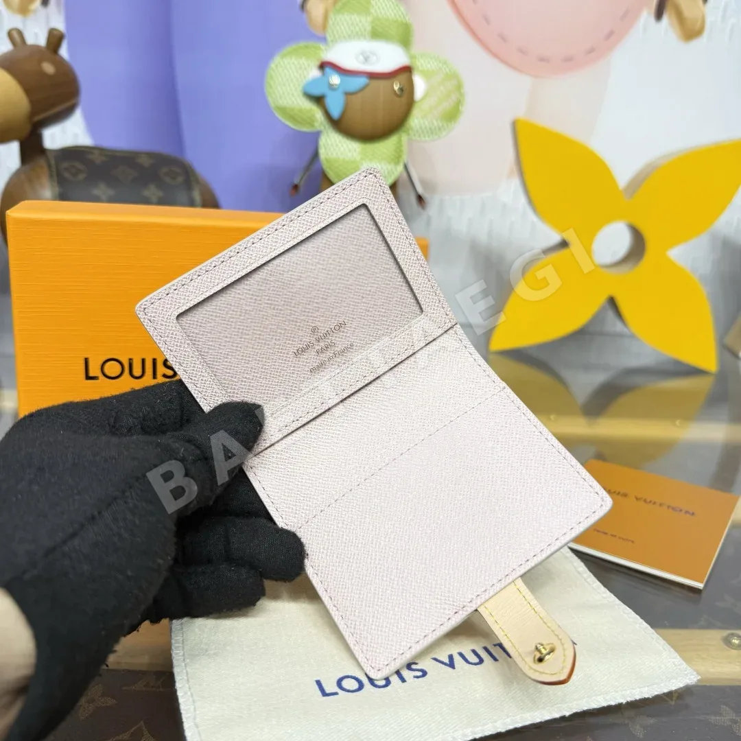 루이비통 모노그램 페이셜 티슈 케이스 지갑 상세 이미지 8