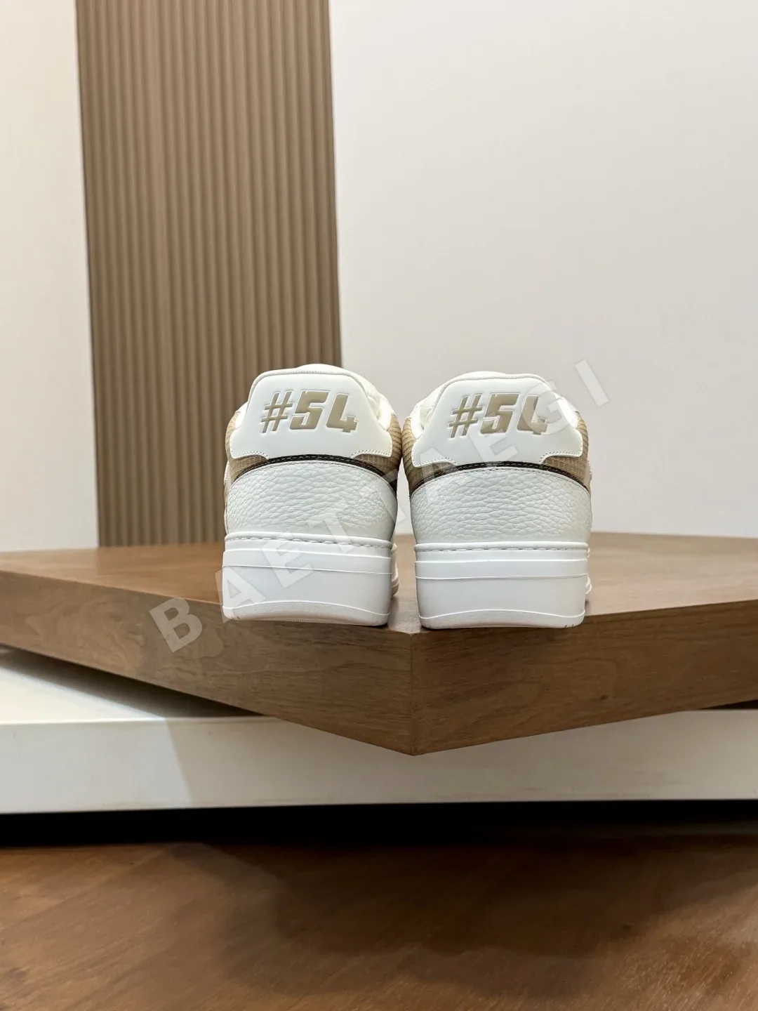 루이비통 메시 및 송아지가죽 남성 트레이너 신발 상세 이미지 8