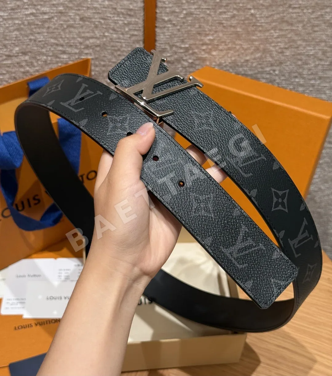 루이비통 이니셜 메탈 버클 40mm 리버시블 벨트 상세 이미지 9