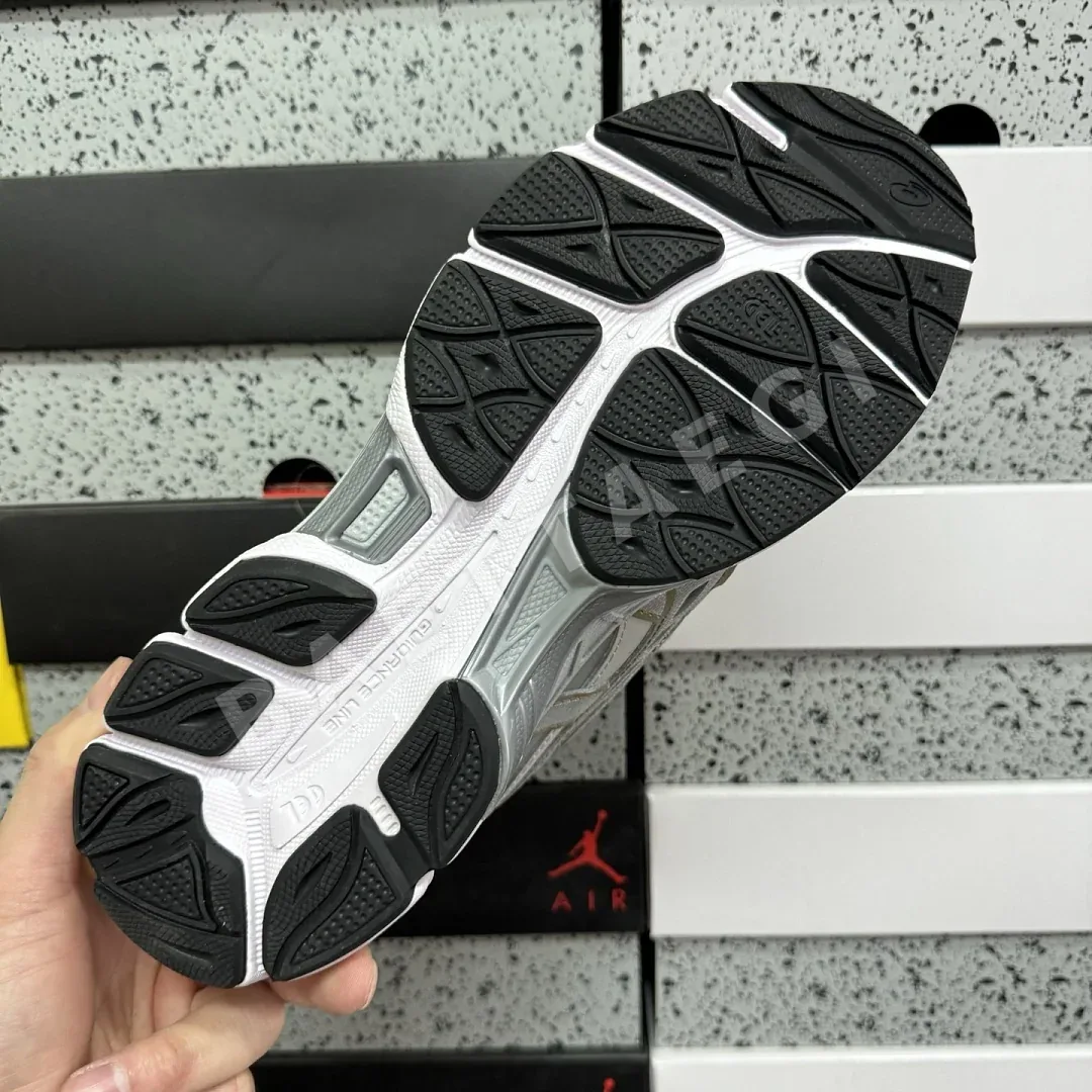 아식스 [GX] 젤 NYC 2055 1203A542-100 200526 Asics Gel-NYC 2055 Cream Pure Silver 상세 이미지 9