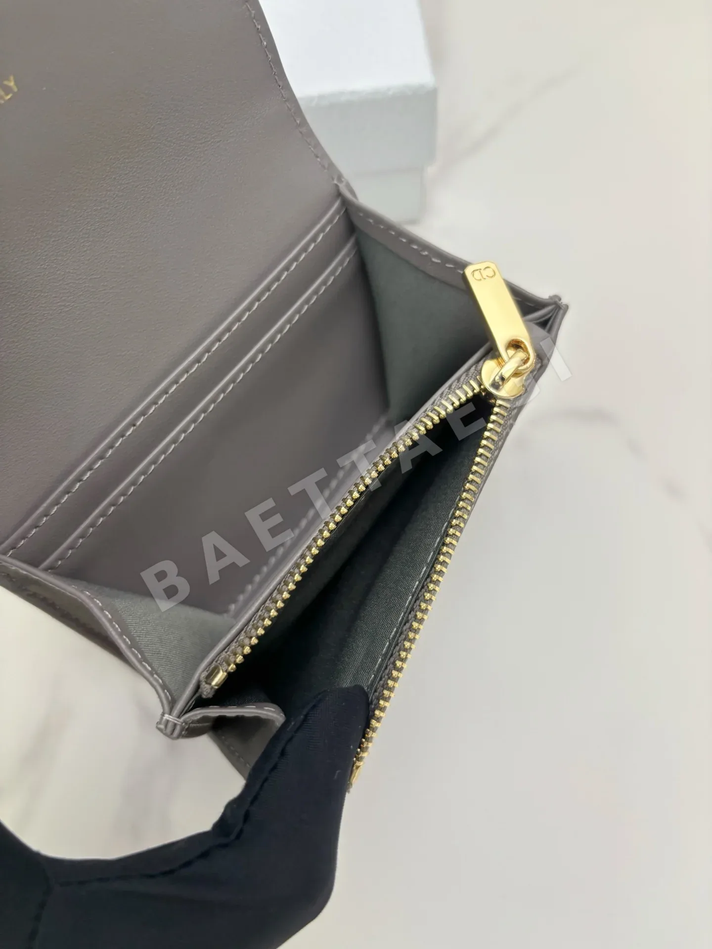 디올 카로 그리신 램스킨 지갑 상세 이미지 8