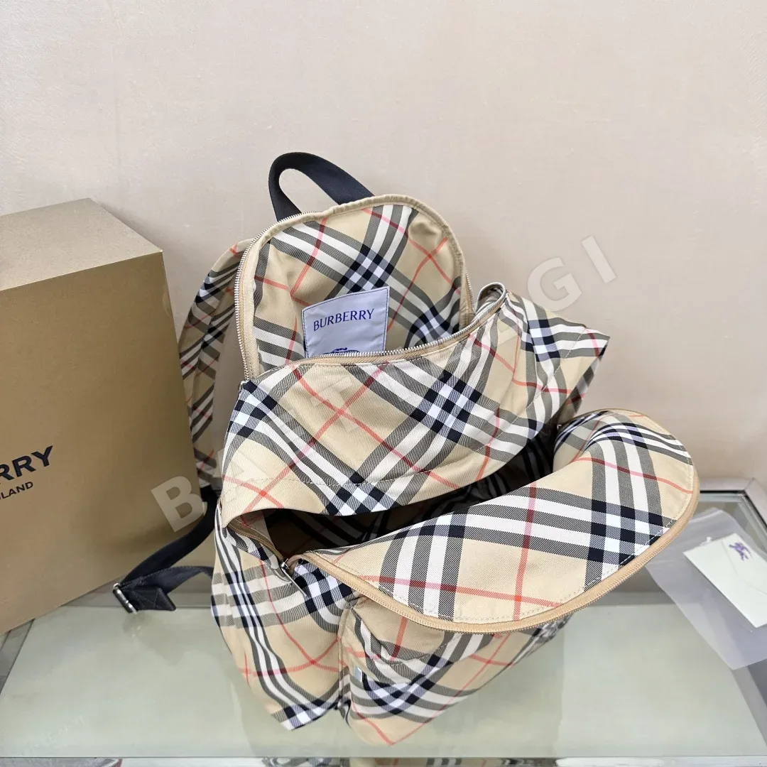 버버리 체크 백팩 상세 이미지 8