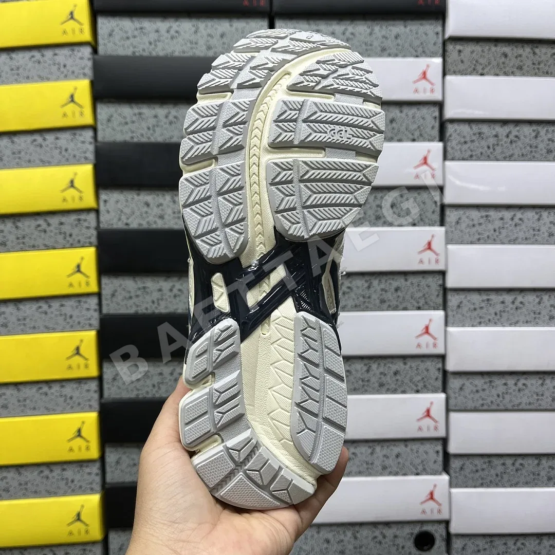 아식스 [TOP] 젤 카야노 20 1203A388-104 200424 Asics Gel-Kayano 20 Cream Independence 상세 이미지 2