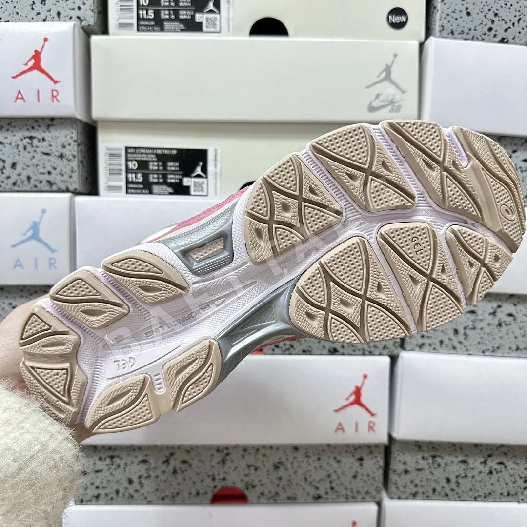 아식스 [WZ] 젤 NYC 1203A383-104 200394 Asics Gel-NYC Cream Mineral Beige Pink 상세 이미지 3