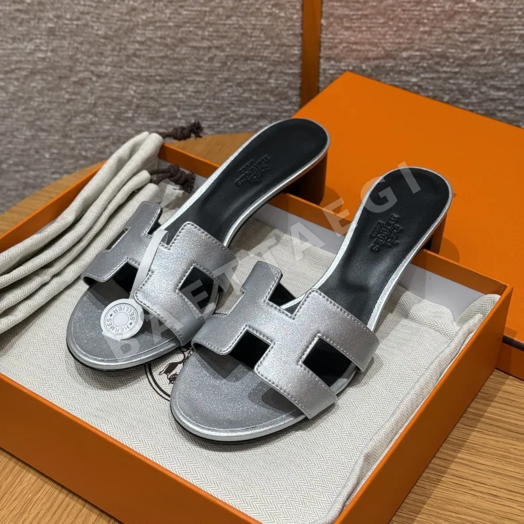에르메스 오아시스 샌들 실버그레이 염소가죽 하이힐 164687