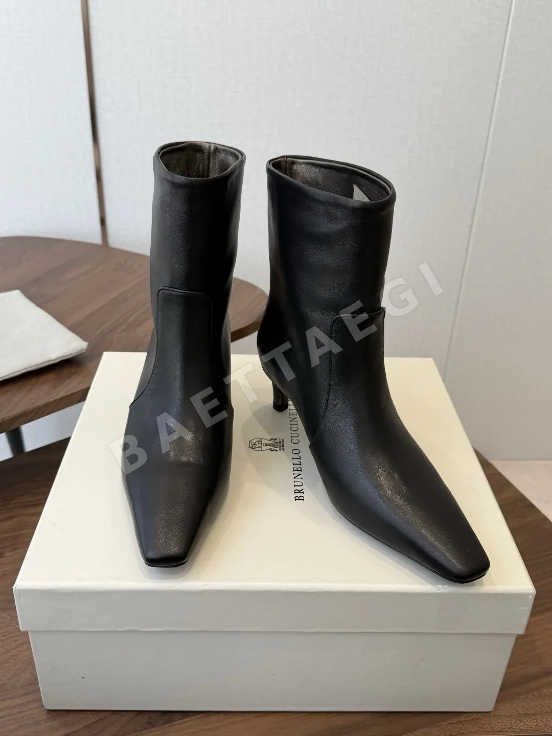 브루넬로쿠치넬리 스틸레토 힐 미드카프 부츠 상세 이미지 3