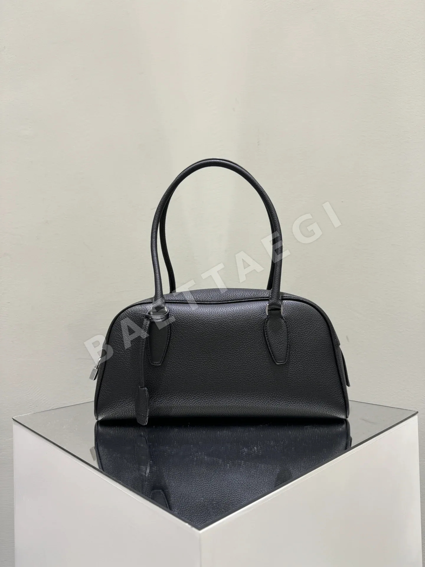 더로우 크레인 가죽 롱 핸들 가방 75486