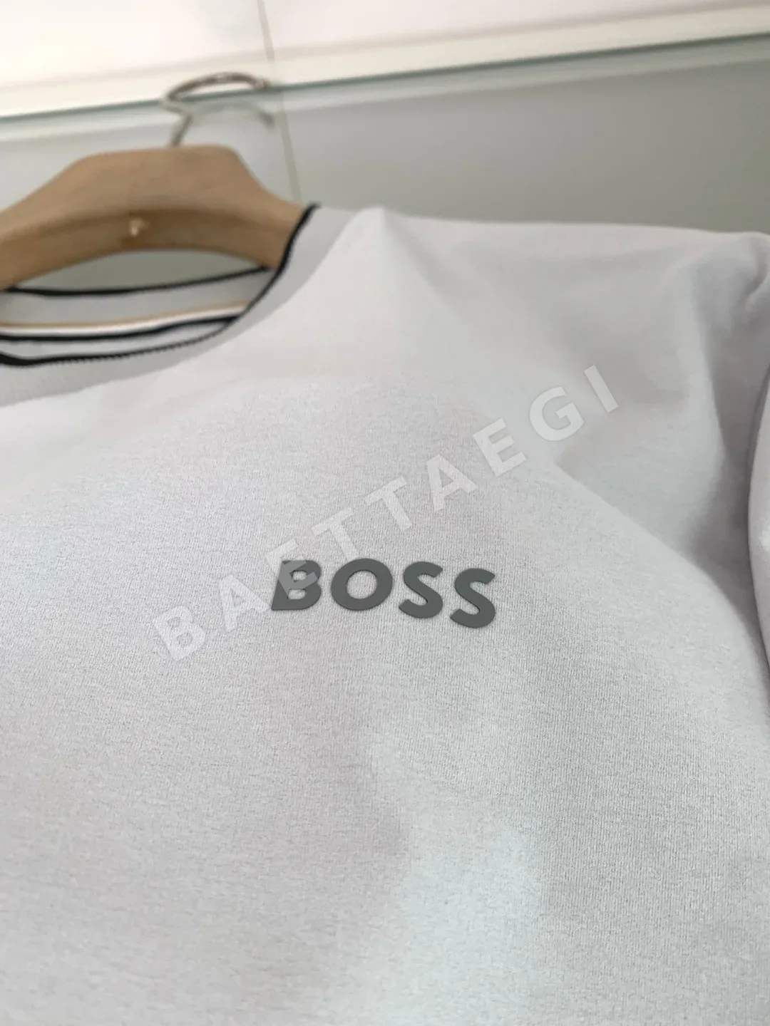 보스 컬러블록 크루넥 남성 반팔 티셔츠 상세 이미지 6