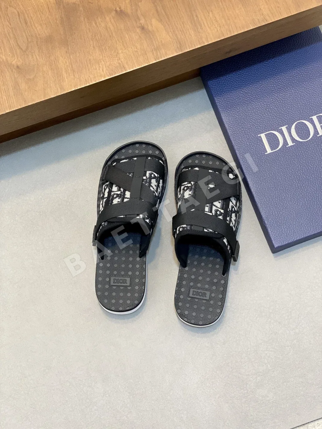 디올 샌들 블랙 고무 상세 이미지 5