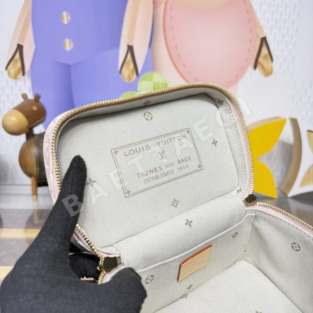 루이비통 모노그램 엠블럼 캔버스 미니 코스메틱 가방 M29667 상세 이미지 7