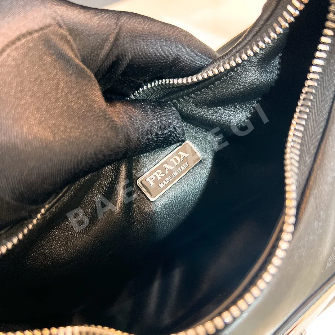 프라다 소프트 램스킨 호보 가방 1BA384 상세 이미지 9
