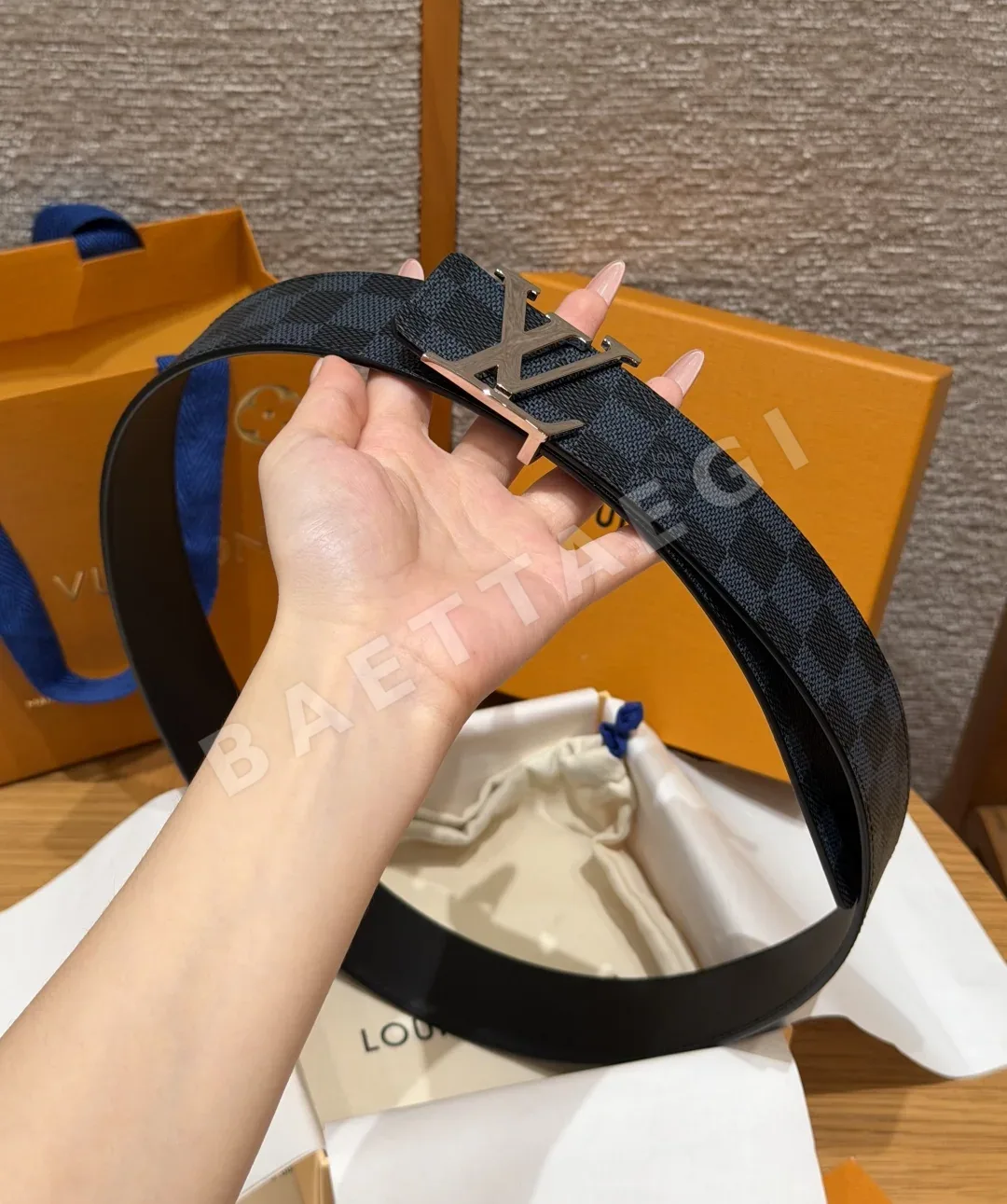 루이비통 이니셜 40mm 리버시블 다미에 벨트 상세 이미지 3