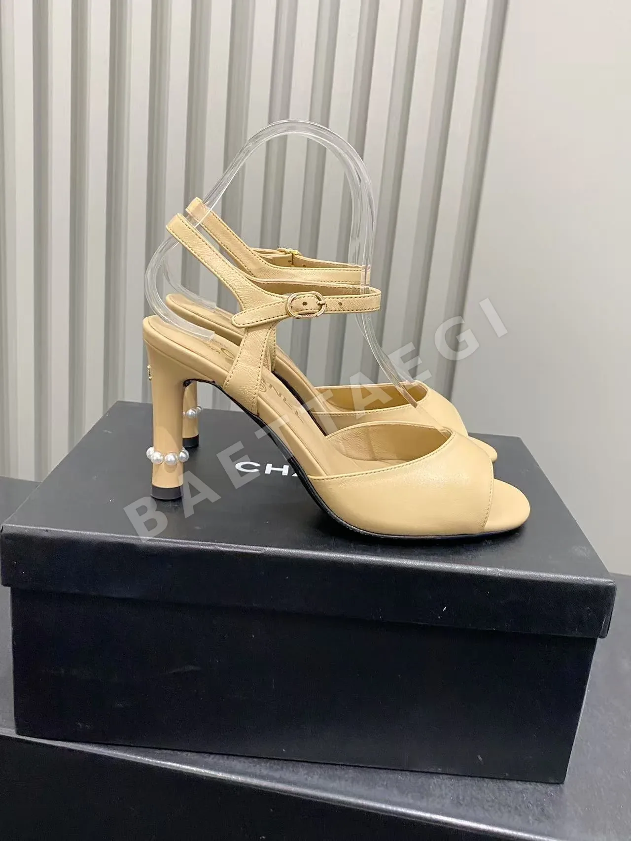 샤넬 스몰 피쉬토 진주 장식 하이힐 55464