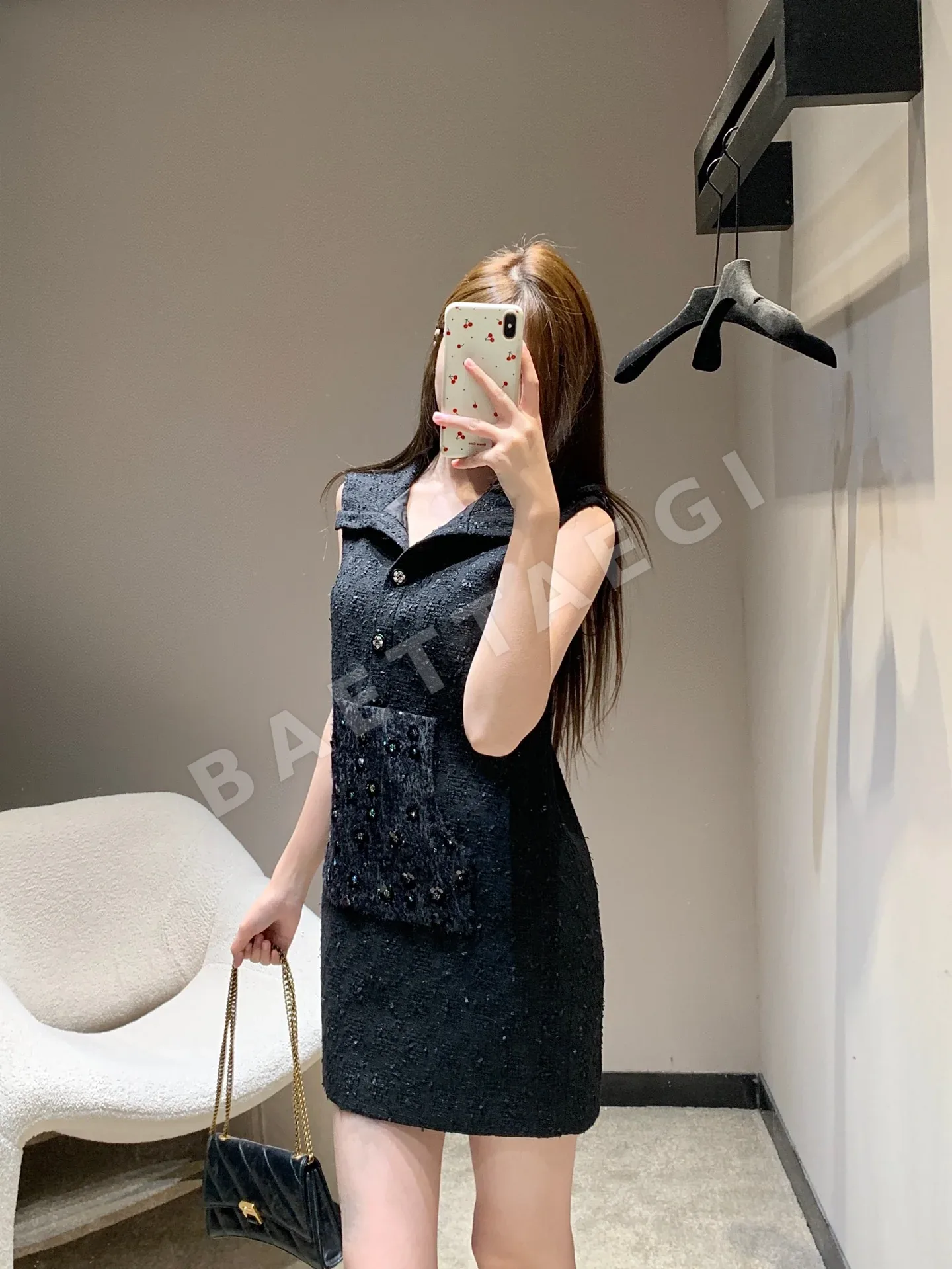 샤넬 네이비 카라 비즈 장식 트위드 후드 슬리브리스 원피스