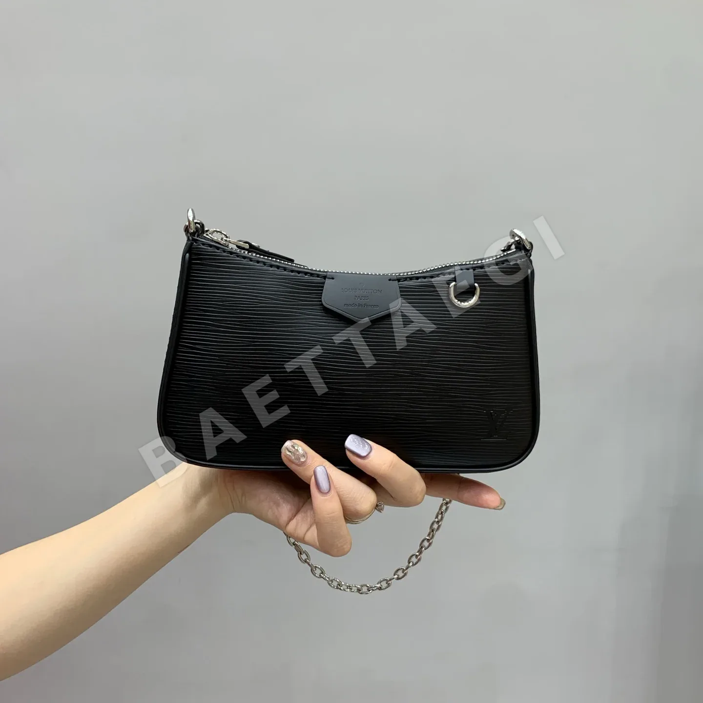 루이비통 로메가 체인 가방 M80471 상세 이미지 1