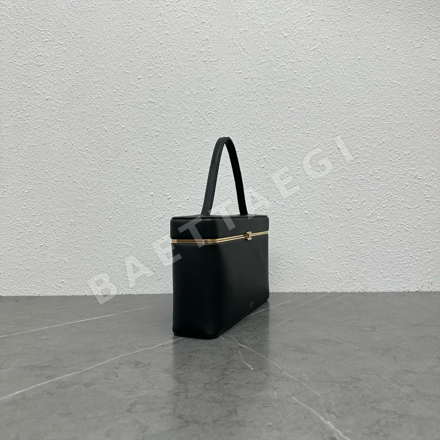 셀린느 렉탱글 서플 카프스킨 블랙 상세 이미지 2