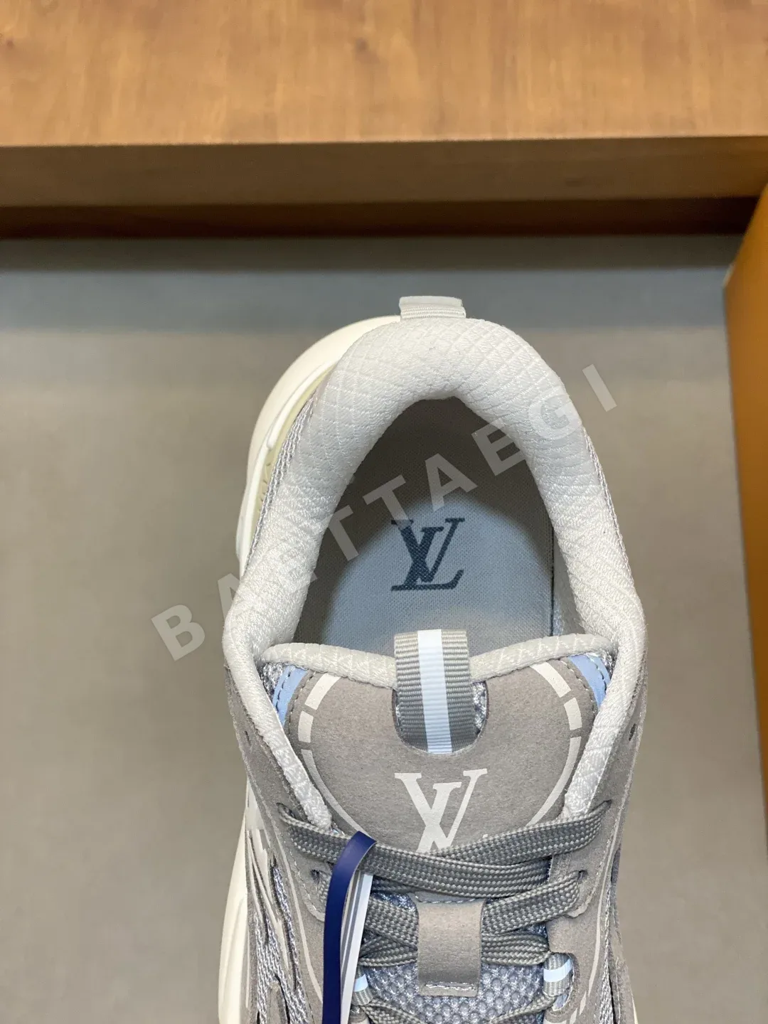 루이비통 LV 런 2.0 메시 스니커즈 상세 이미지 7