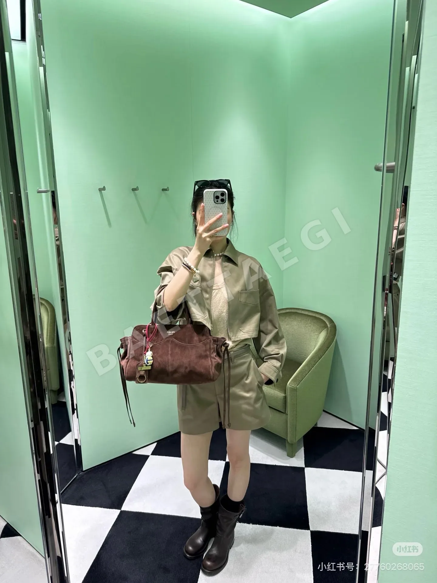 프라다 로고 장식 크롭 여성 자켓 상세 이미지 4