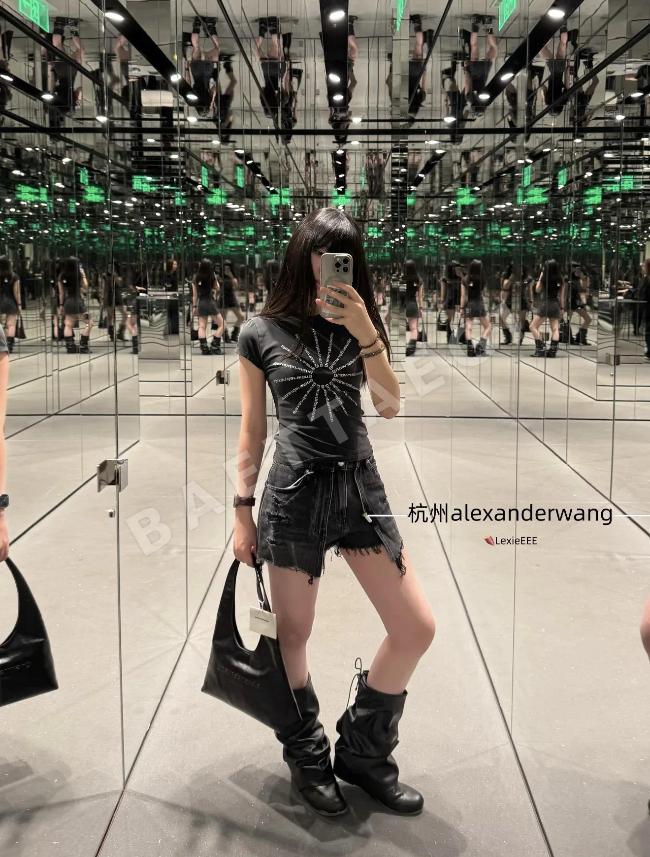 알렉산더왕 라인스톤 장식 여성 반팔 티셔츠 상세 이미지 2