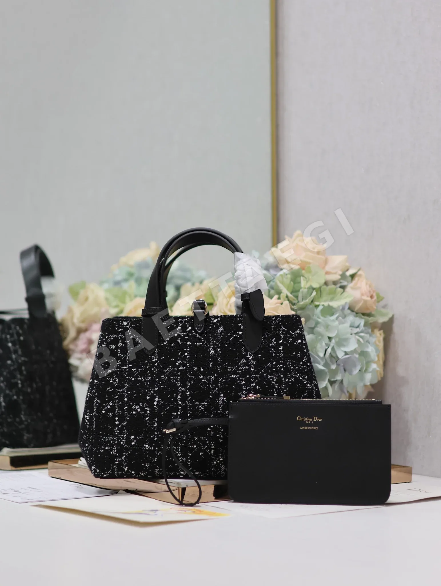 디올 블랙 트위드 카나주 패턴 가방 상세 이미지 9