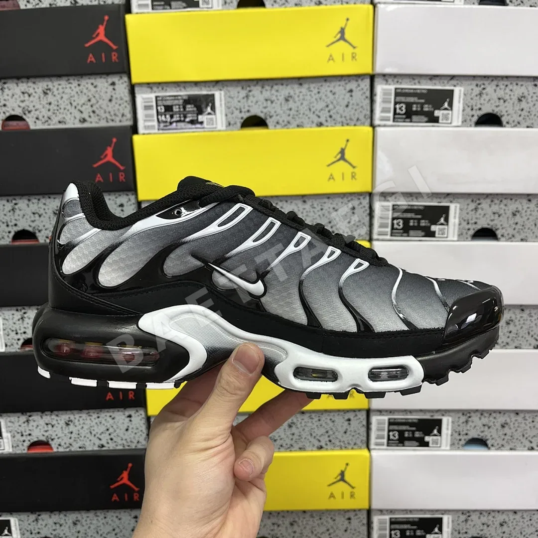 나이키 [DF] 에어 맥스 플러스 DM0032-003 201064 Nike Air Max Plus Black Silver White 상세 이미지 4