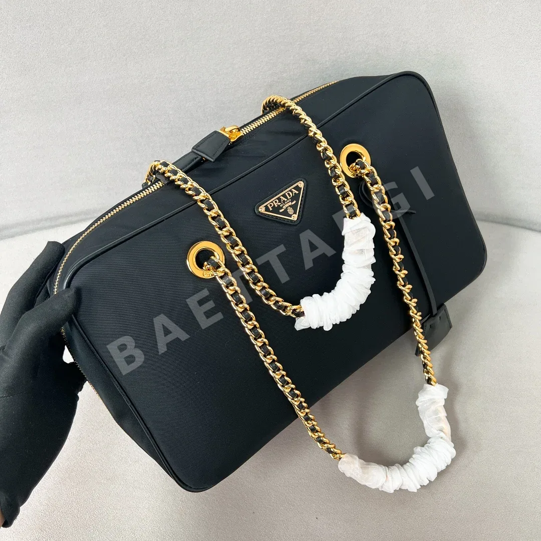 프라다 블랙골드 체인 나일론 가방 1BB114 상세 이미지 3
