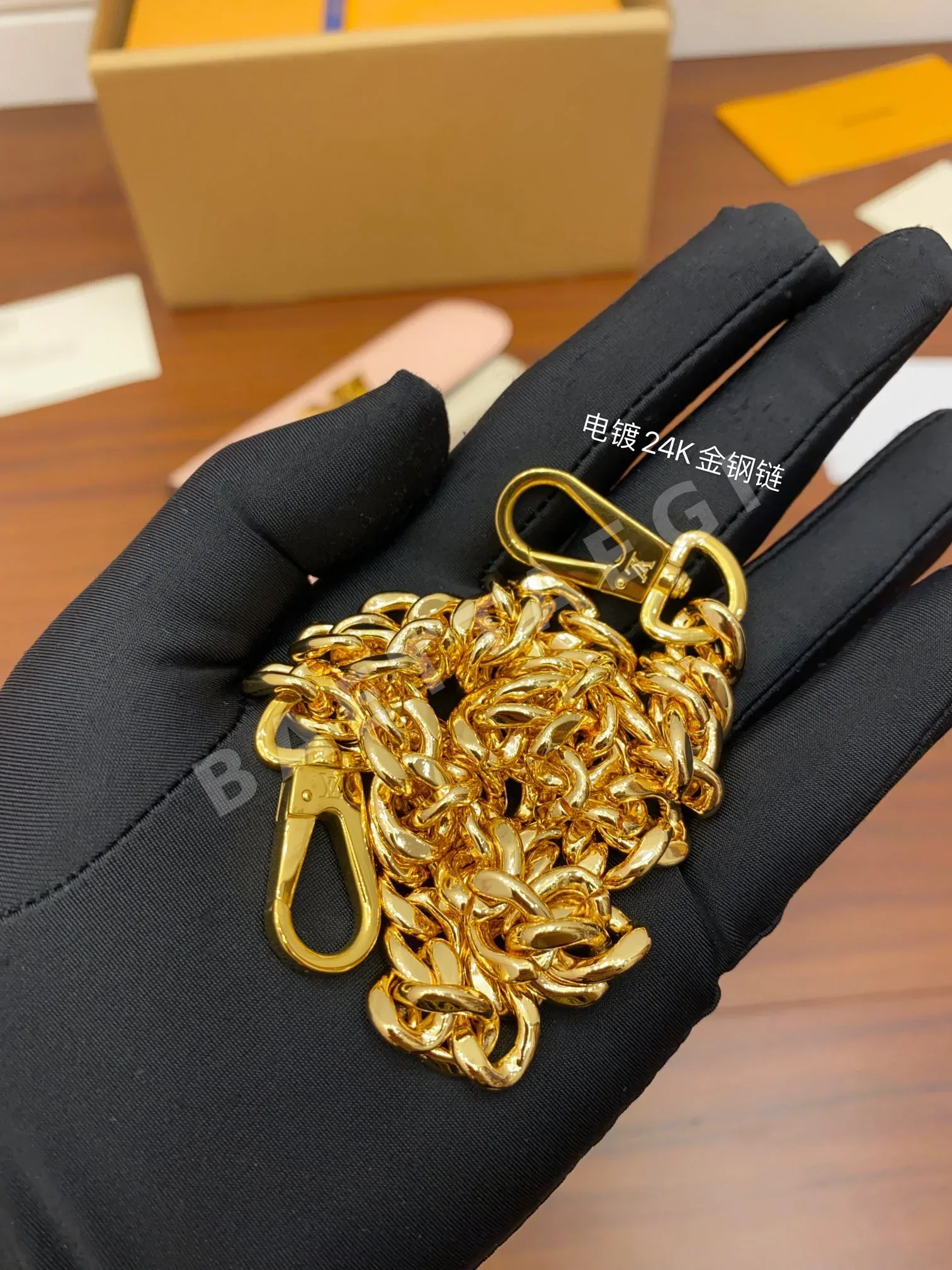 루이비통 M58555 가방 상세 이미지 4