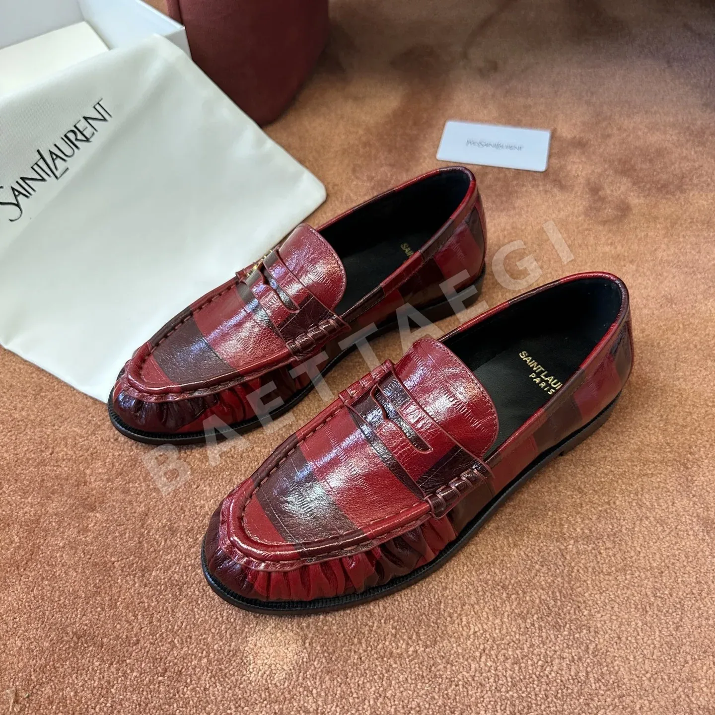생로랑 YSL 앞코 덮인 장어가죽 뮬 로퍼 상세 이미지 4